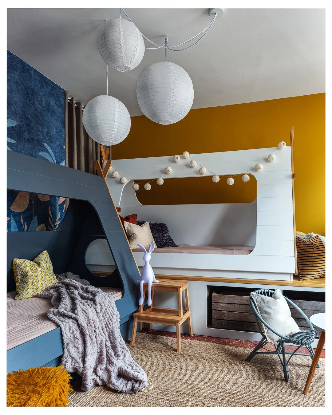 Pour un(e) d&eacute;corateur(trice), les images finales sont essentielles : ce sont elles qui racontent le r&eacute;sultat de tout le travail accompli.
Dans les chambres et la salle d&rsquo;eau, l&rsquo;objectif a &eacute;t&eacute; de montrer ce que 