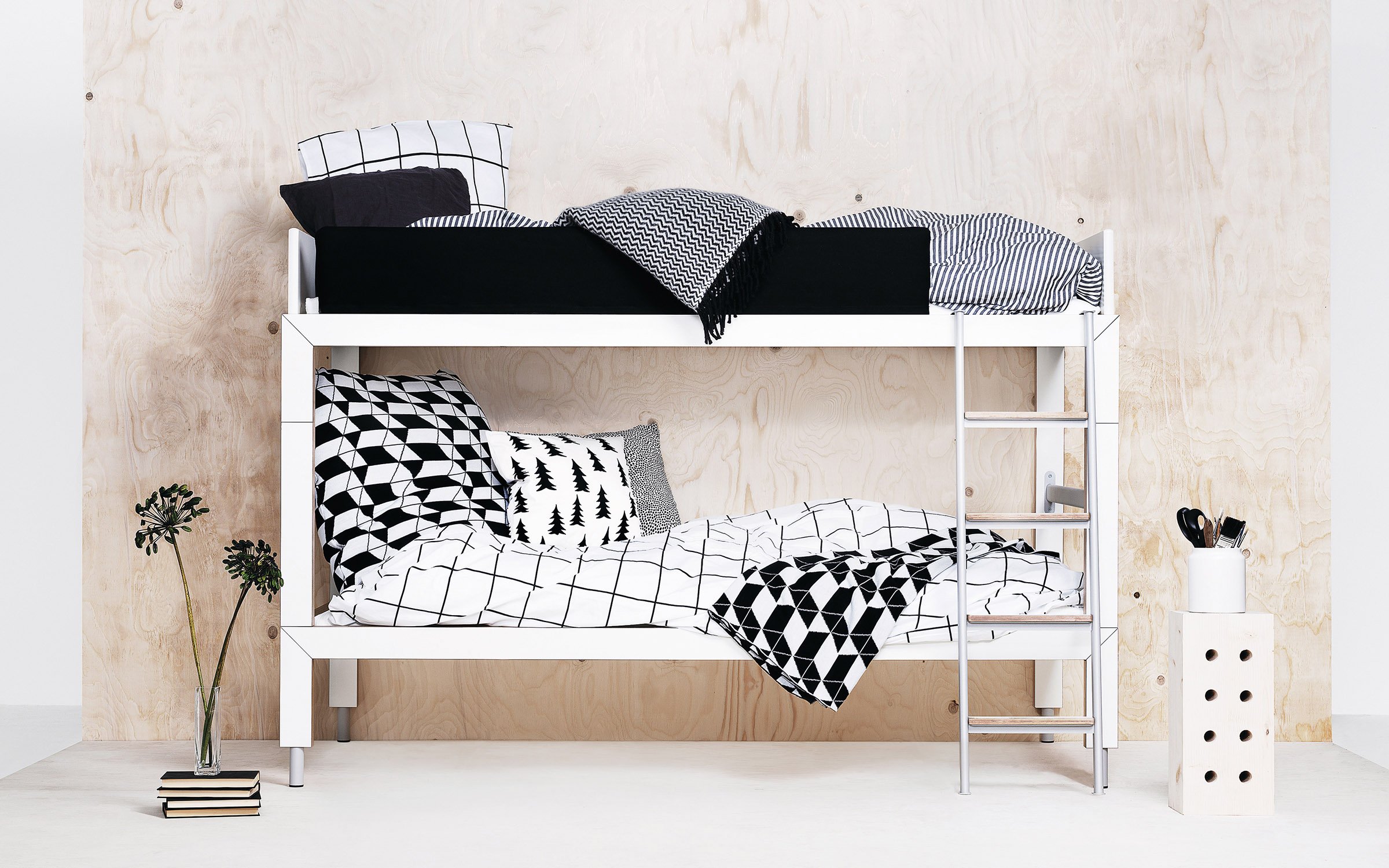 1-Bed-bunkbed-Lofty-white-decorated-DesignTapioAnttila.jpg
