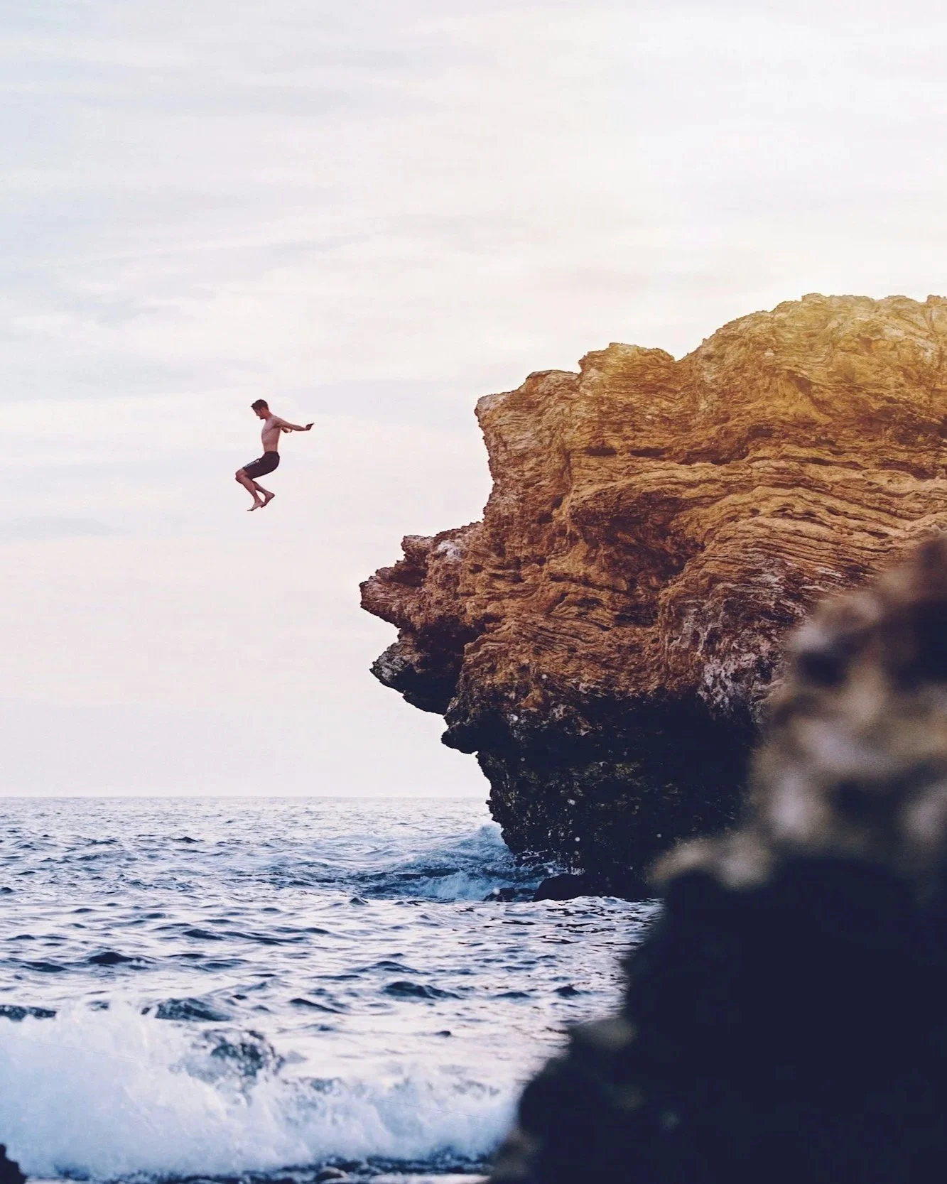 Cliff jumping Mallorca.