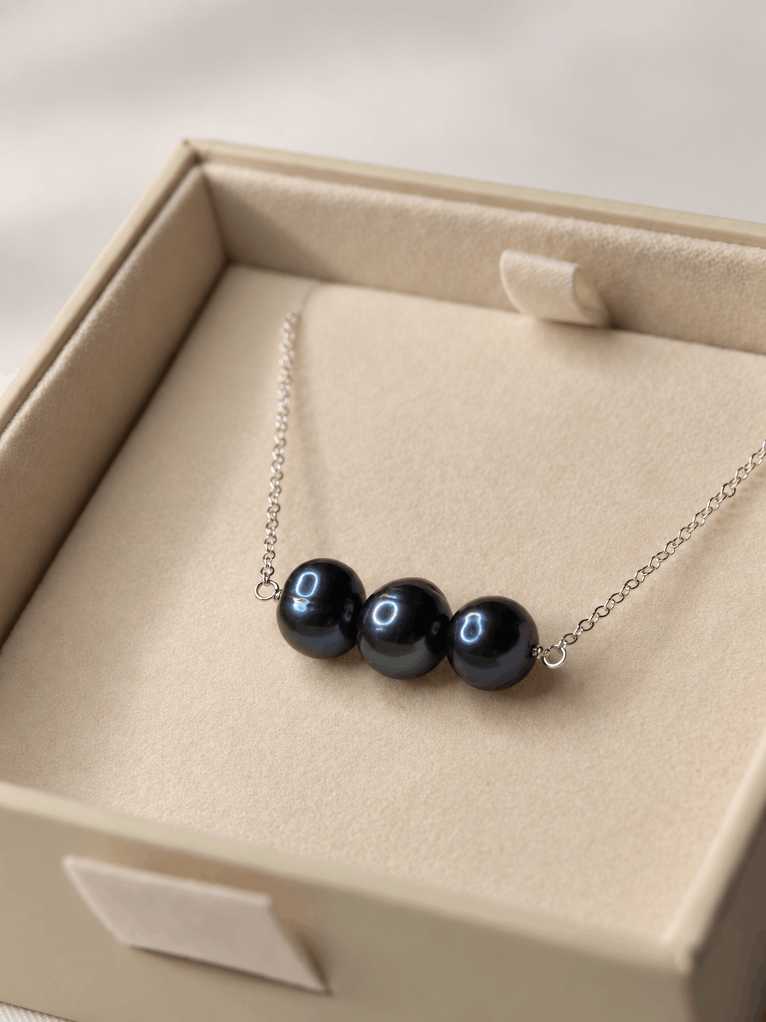 peacock pearl necklace, three pearl necklace, freshwater pearl necklace, blue pearl necklace, pearl layering necklace, gold pearl necklace, silver pearl necklace, luxury freshwater pearls