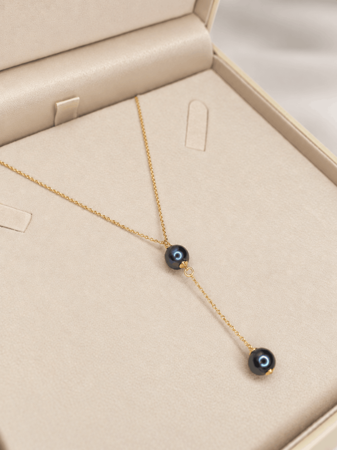 peacock pearl Y necklace, Y shaped pearl necklace, freshwater pearl necklace, pearl drop necklace, blue pearl necklace, lariat pearl necklace, gold pearl necklace, luxury pearl jewellery
