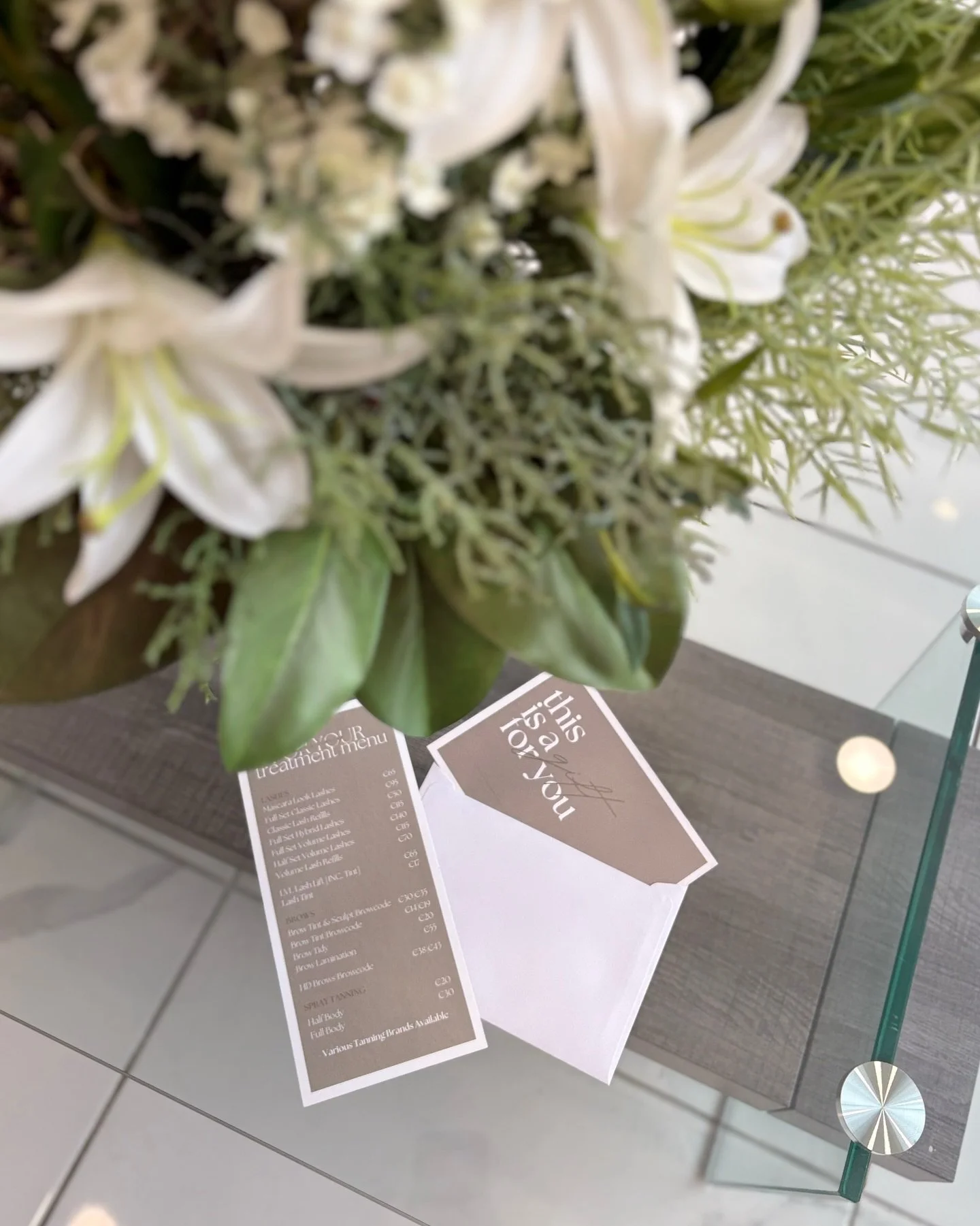 The perfect gift for you - to say thank you, happy birthday, or just because&hellip;💌✨

➡️ AVAILABLE BOTH IN THE SALON &amp; ONLINE USING THE LINK IN OUR BIO⬅️