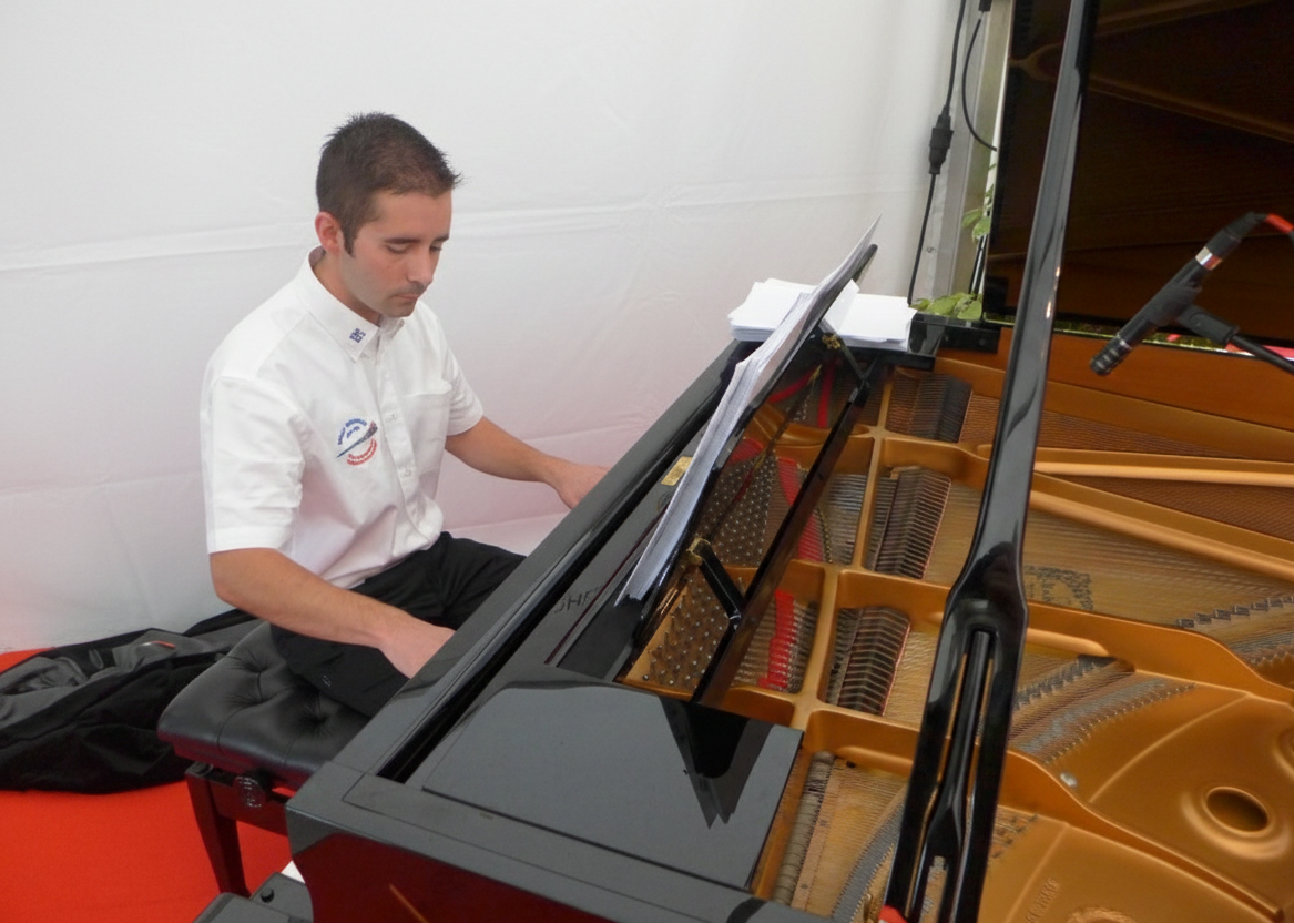 Raphael au piano de Pianotek Event.png