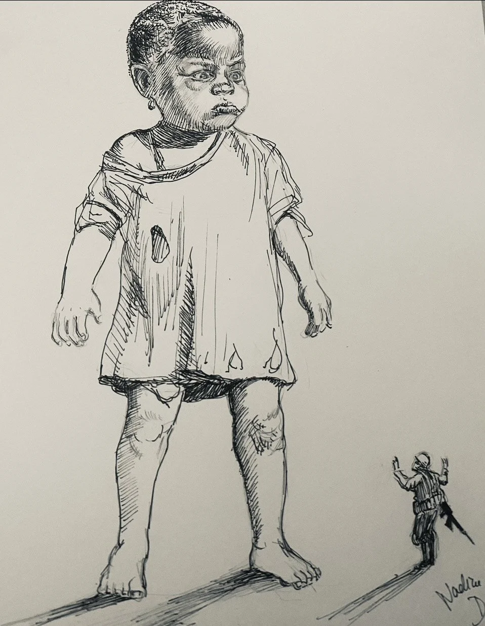 Dessin au style sketch d'une petite fille avec une grande tête, en bonnet, portant une robe déchirée, avec des taches sur les jambes, de grande taille comparée à une petite figure d officer de police à côté.