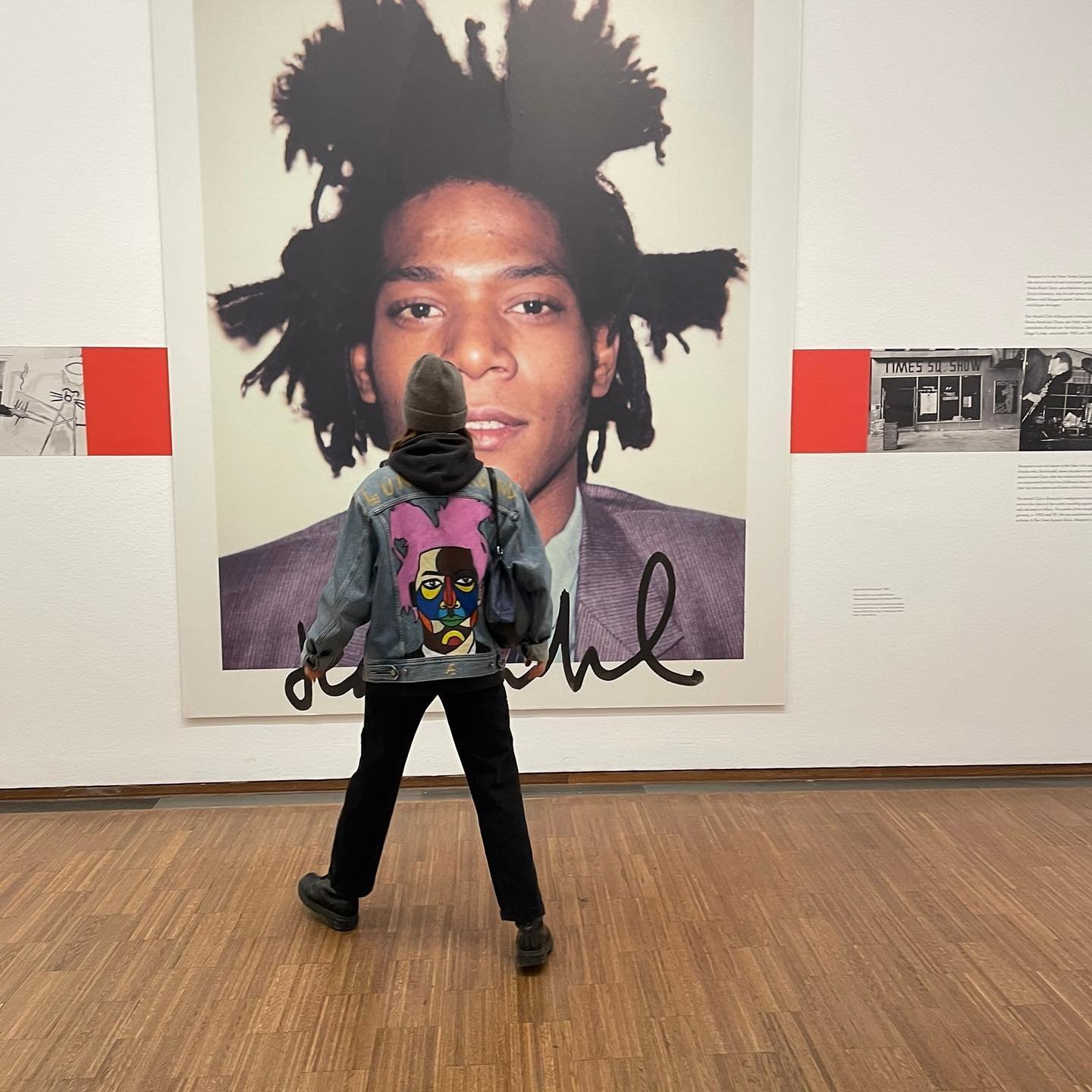 "IT&rsquo;S NOT WHO YOU ARE THAT HOLDS YOU BACK IT&rsquo;S WHO YOU THINK YOU ARE NOT " 

#jeanmichelbasquiat #exhibition #jacket #custom 
#viennacity