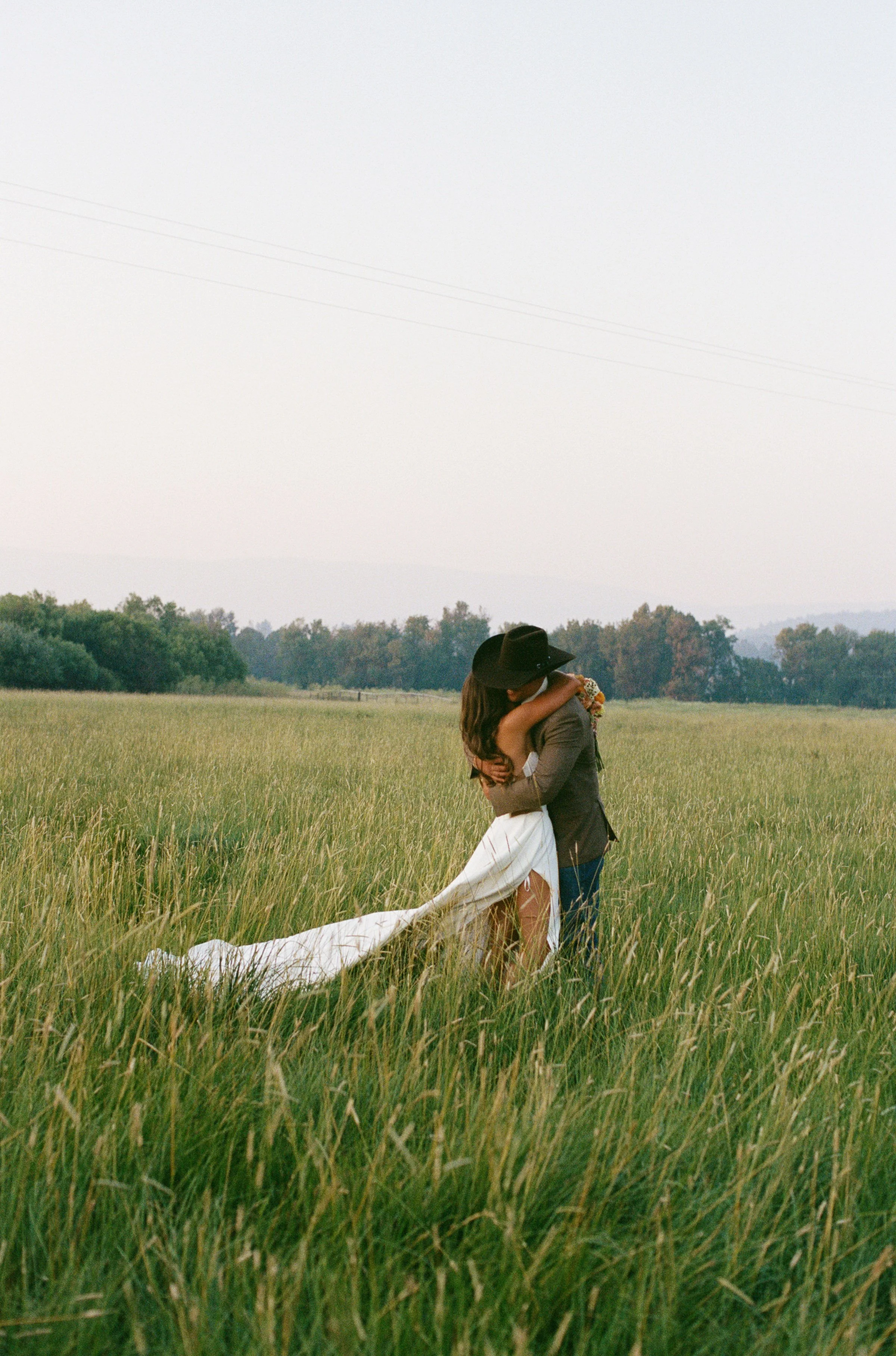 VIBRANT WESTERN WEDDING