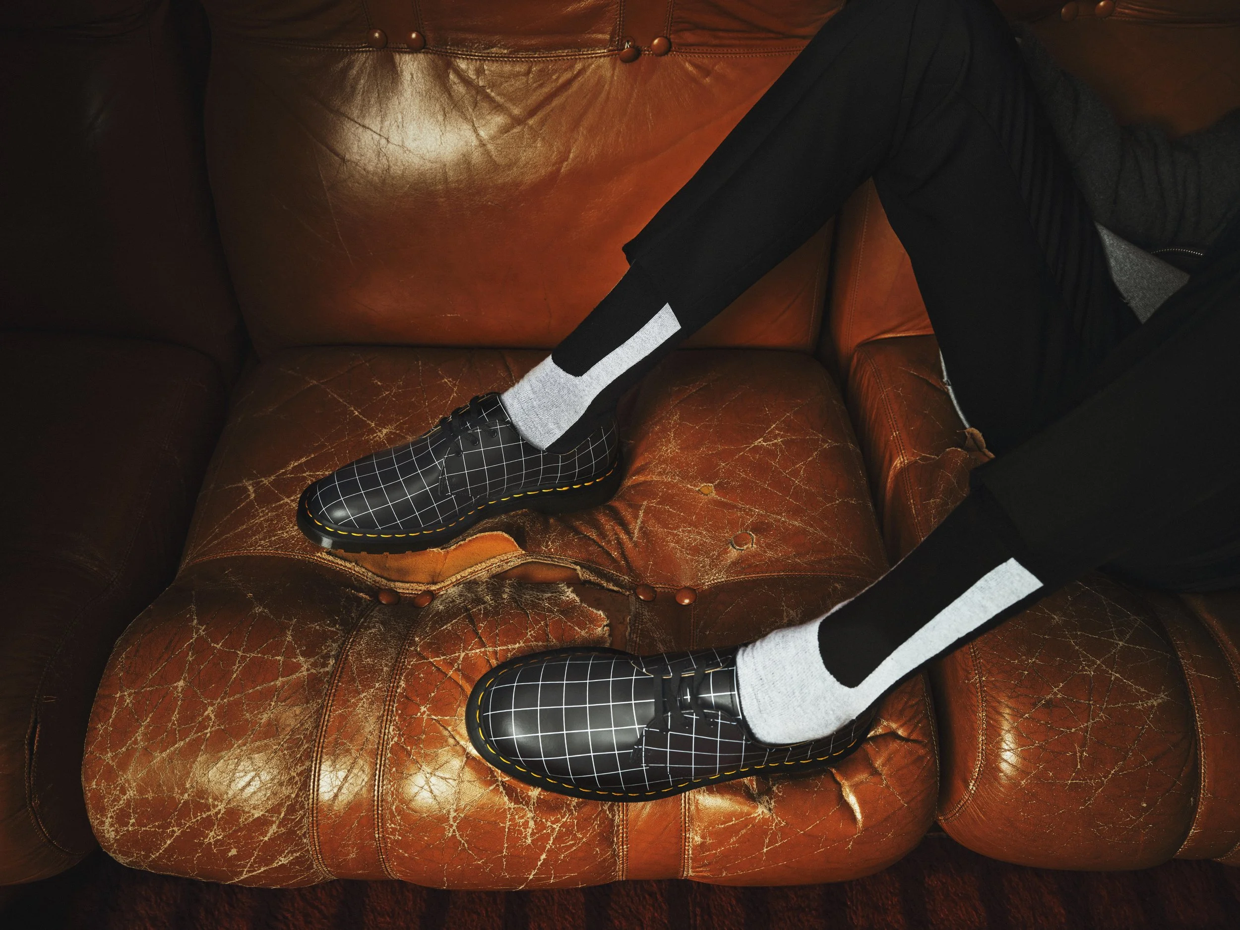 SHOT_03_DETAIL_221214_DR_MARTENS_X_UNDERCOVER_880.jpg