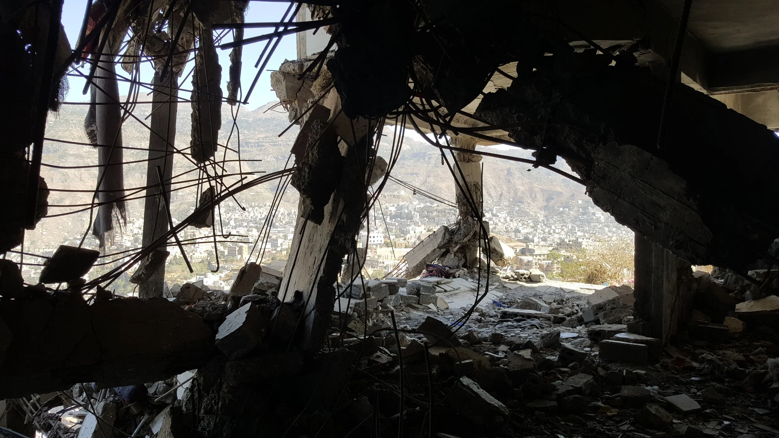 Pray for peace in Yemen (Psalm 46:9) 
