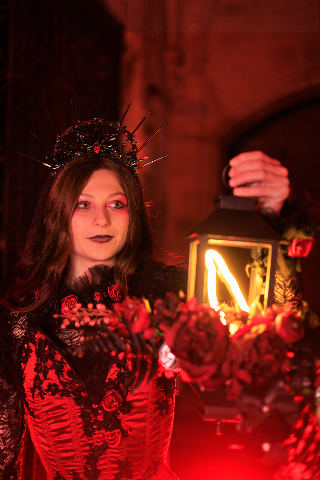 Garnet+Weddings+Ltd+gothic+light+up+bouquet.png