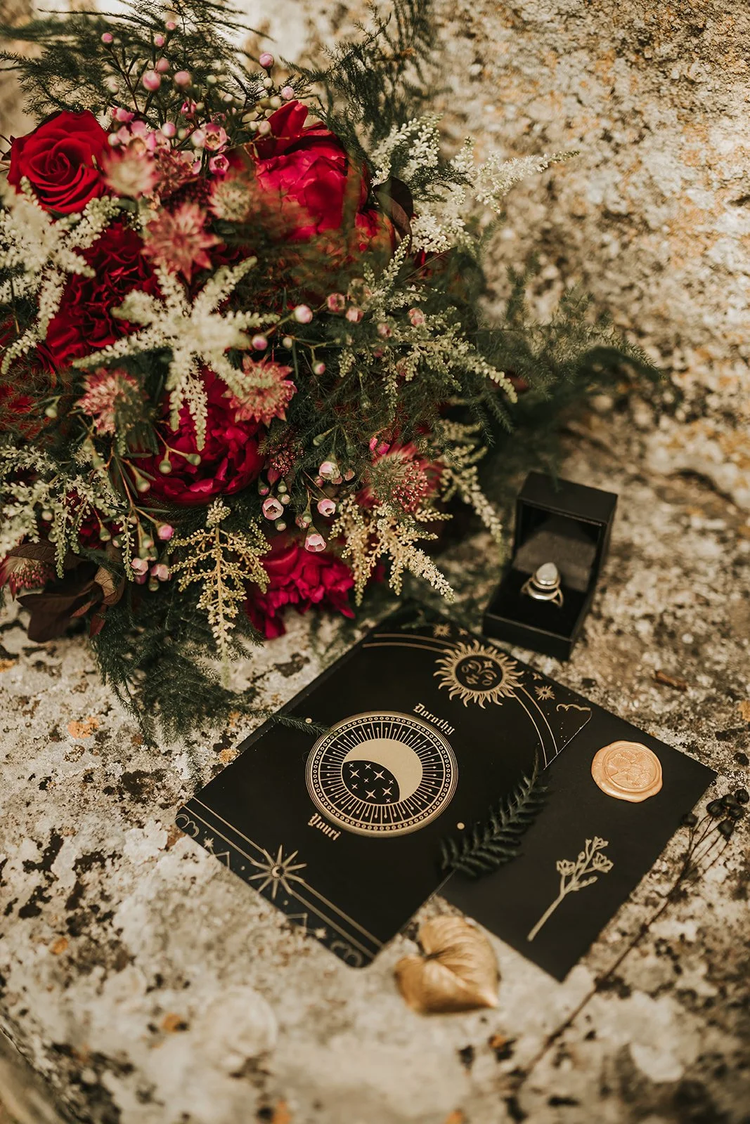 Dark Wedding Collective - Elopement Dark Elegant - Luxea Photographie-32.jpg