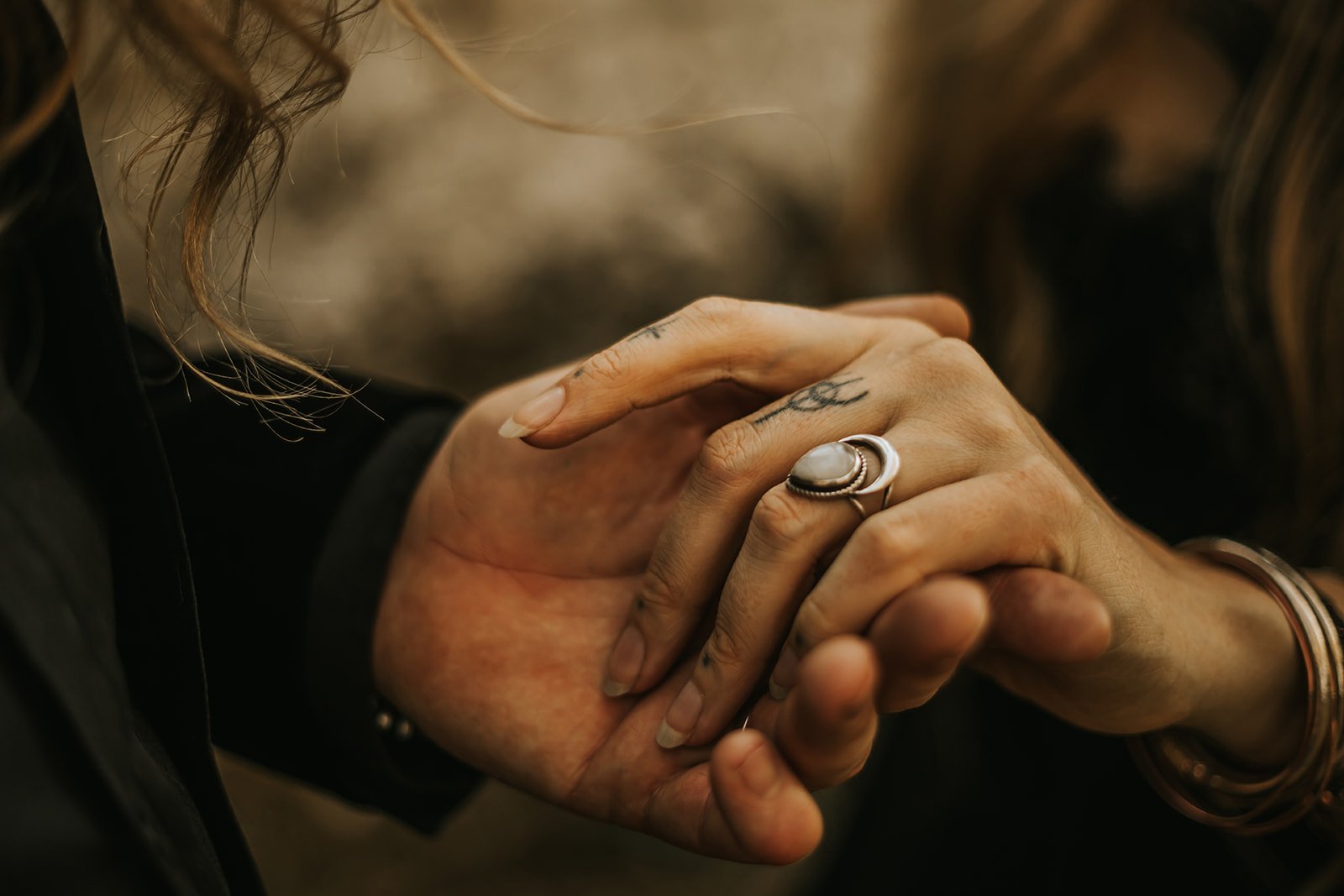 Dark Wedding Collective - Elopement Dark Elegant - Luxea Photographie-106.jpg