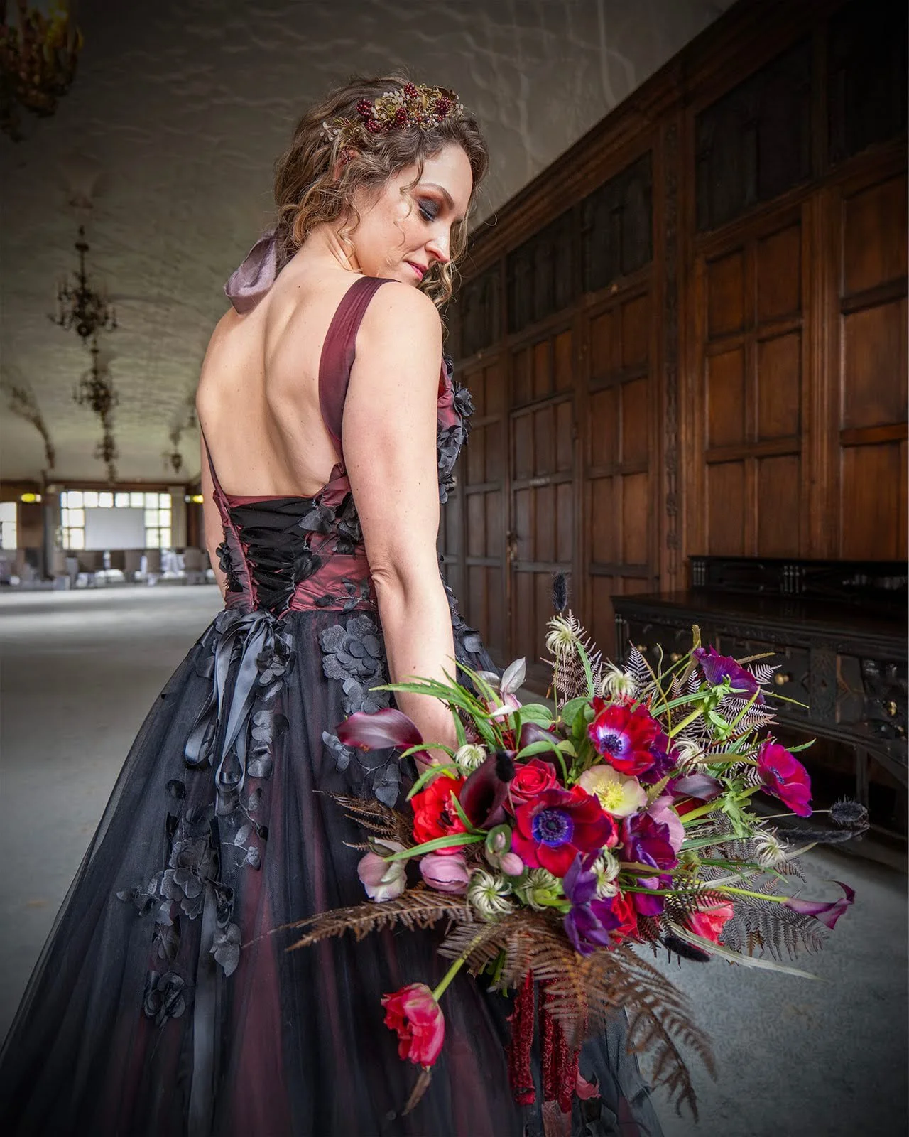 Dark Wedding Collective - Caroline Versallion Bridal - AMP_1096124.jpg