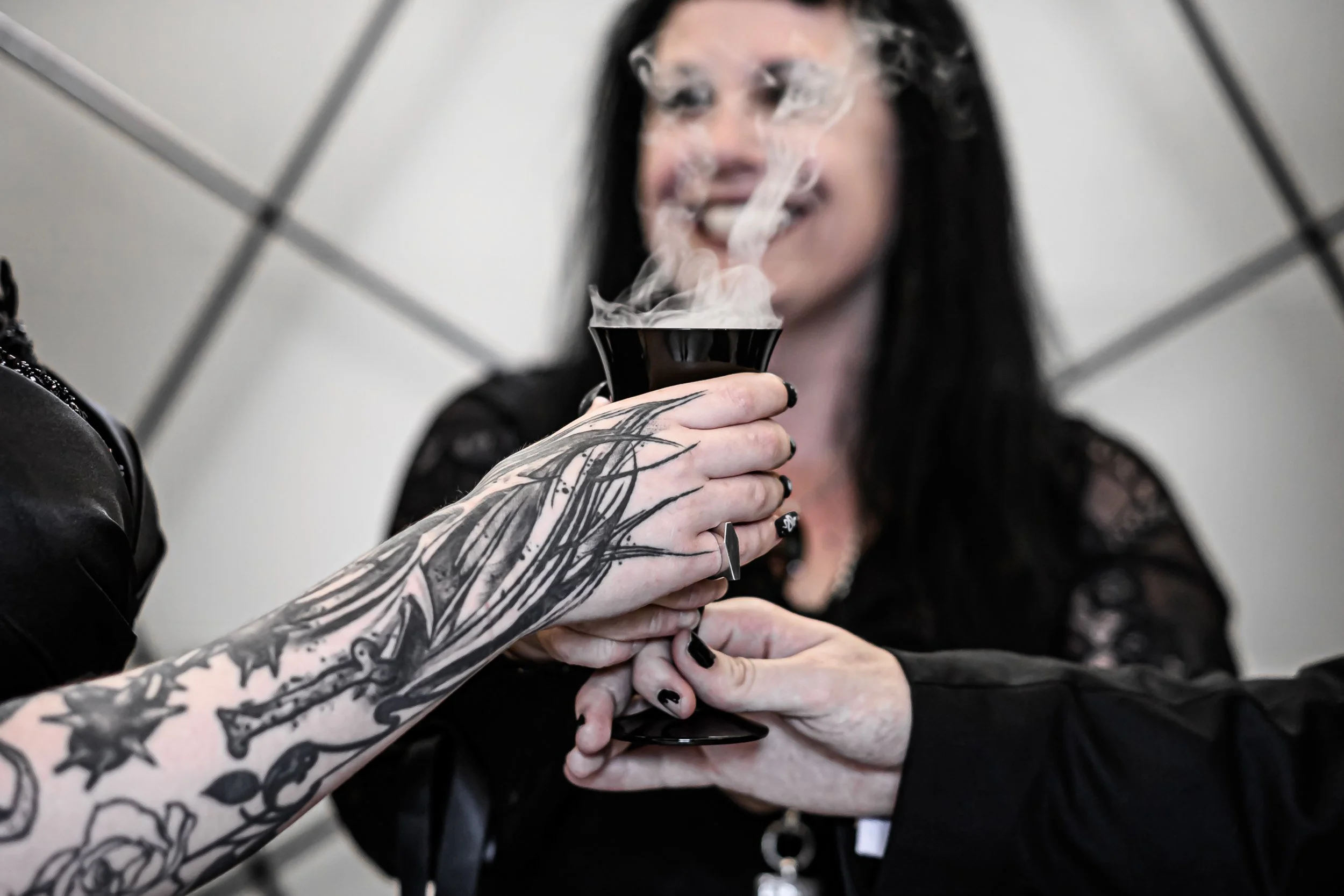 til-death-dark-wedding-inspiration-026.jpeg