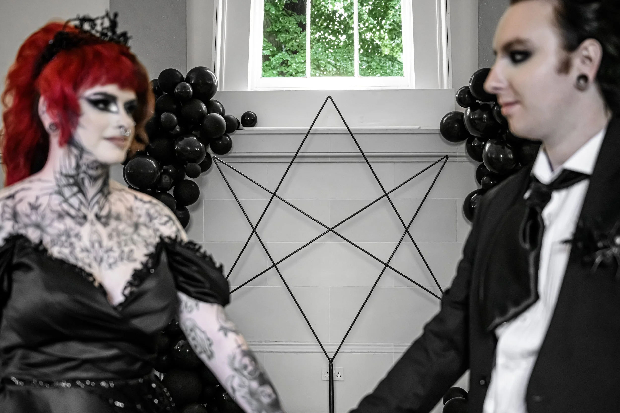 til-death-dark-wedding-inspiration-030.jpeg
