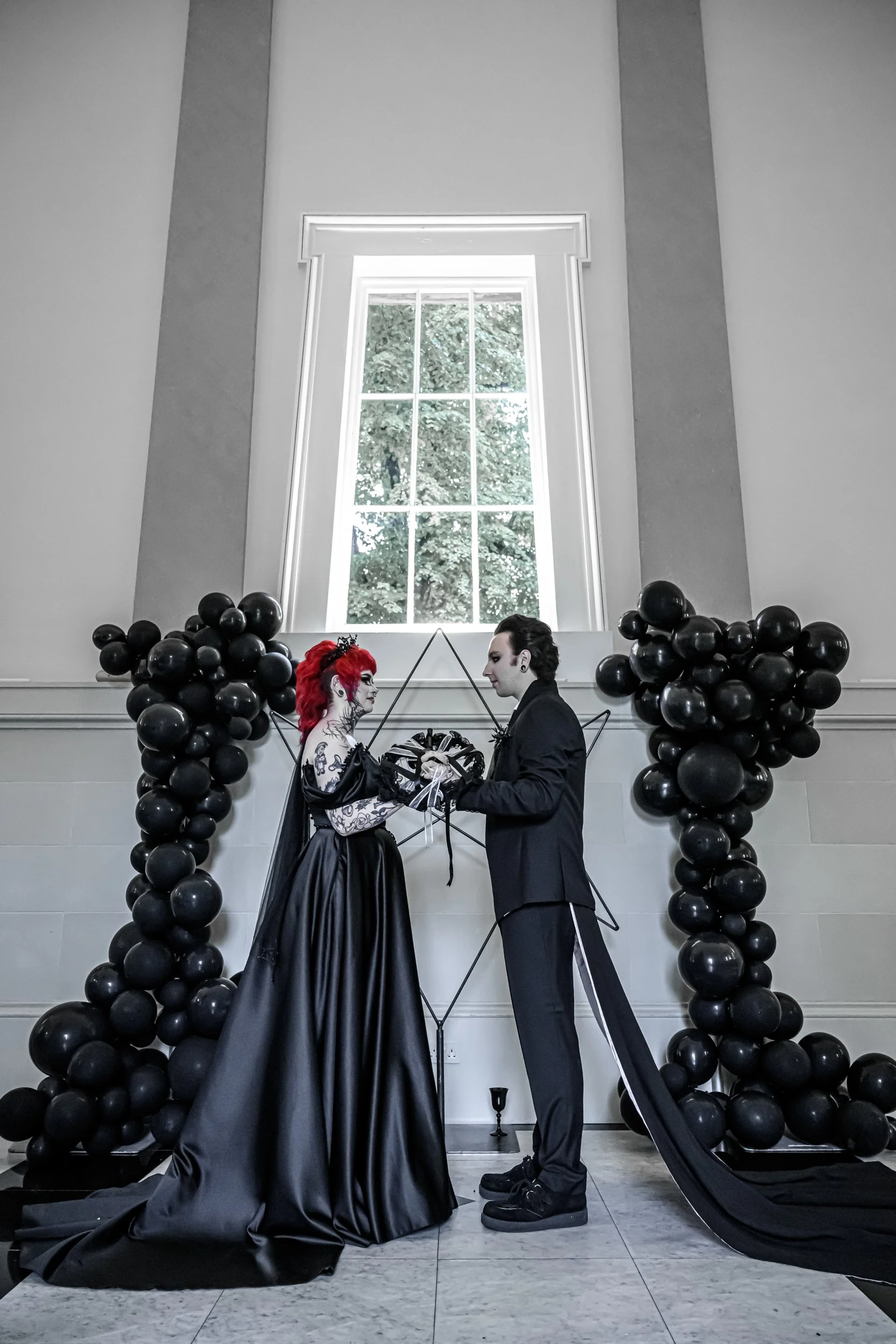 til-death-dark-wedding-inspiration-021.jpeg