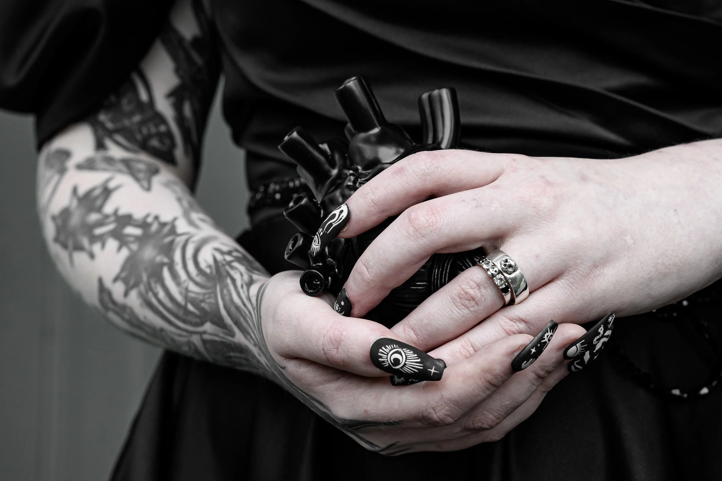 til-death-dark-wedding-inspiration-111.jpeg