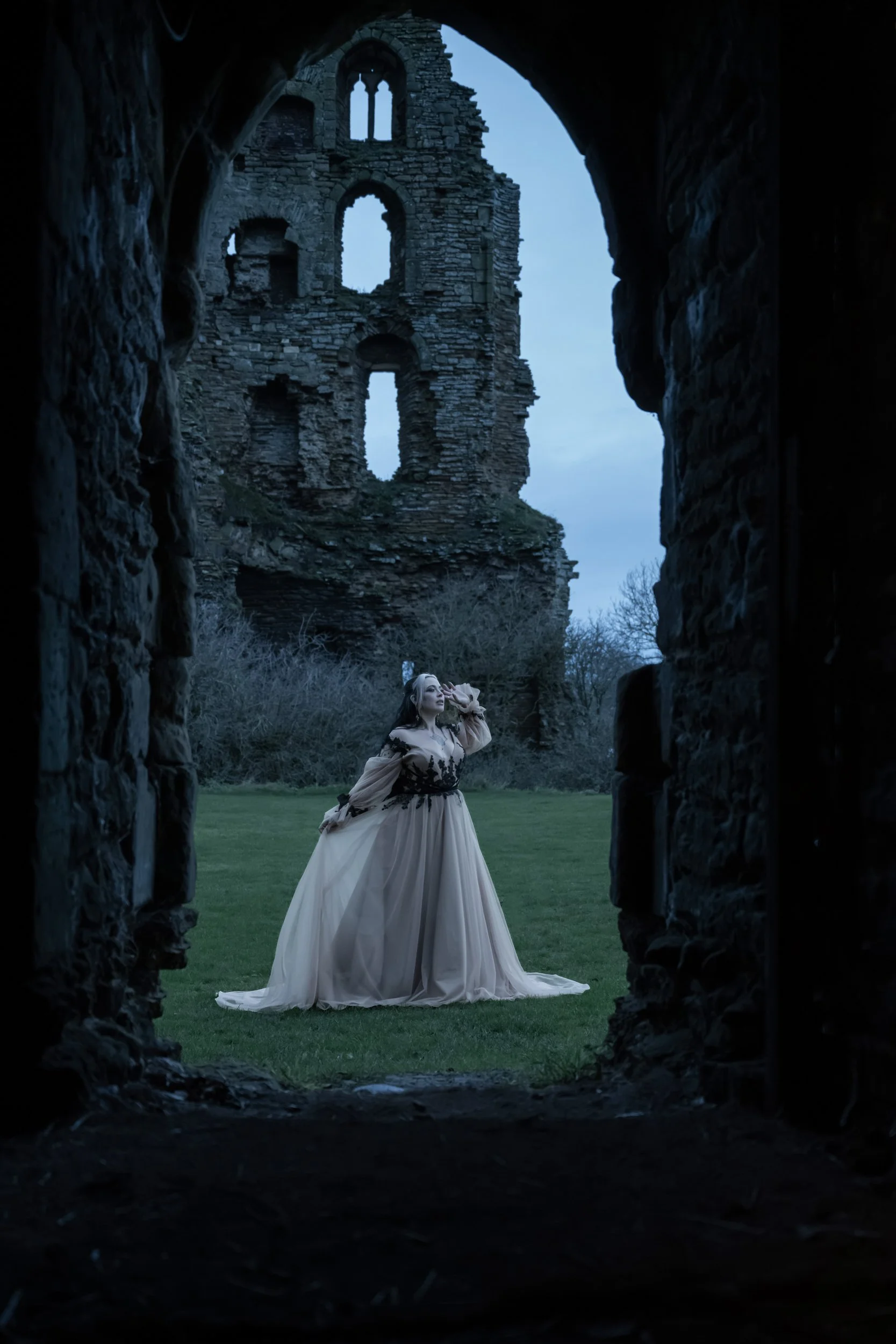Dark-wedding-collective- Legend Bridal - wuthering-heights-194_1.jpg