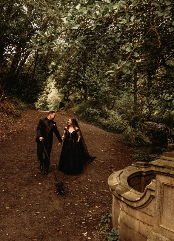The Olde England Kiosk Sunnyhurst Woods.png