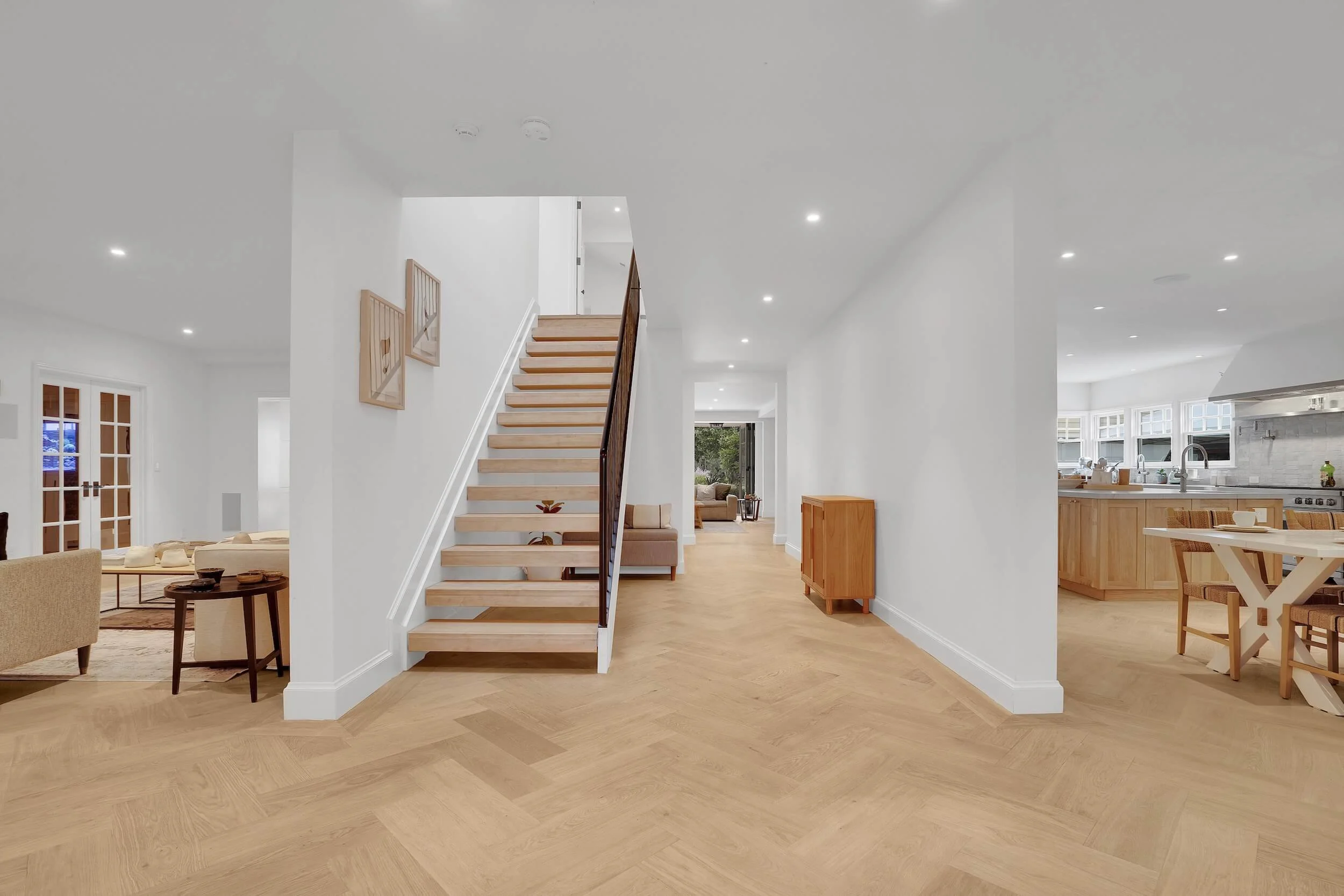 01-1025 lincoln ave-1.jpg
