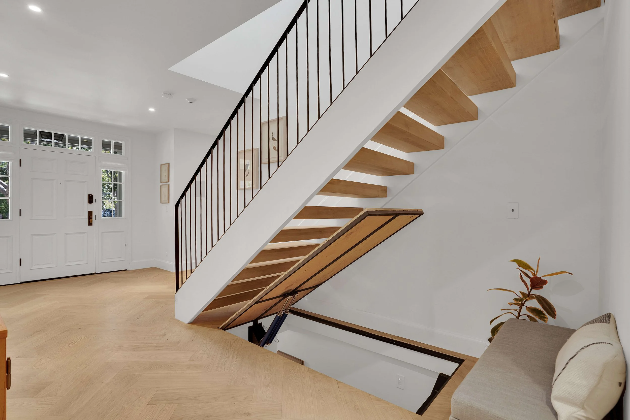 15-1025 lincoln ave-15.jpg