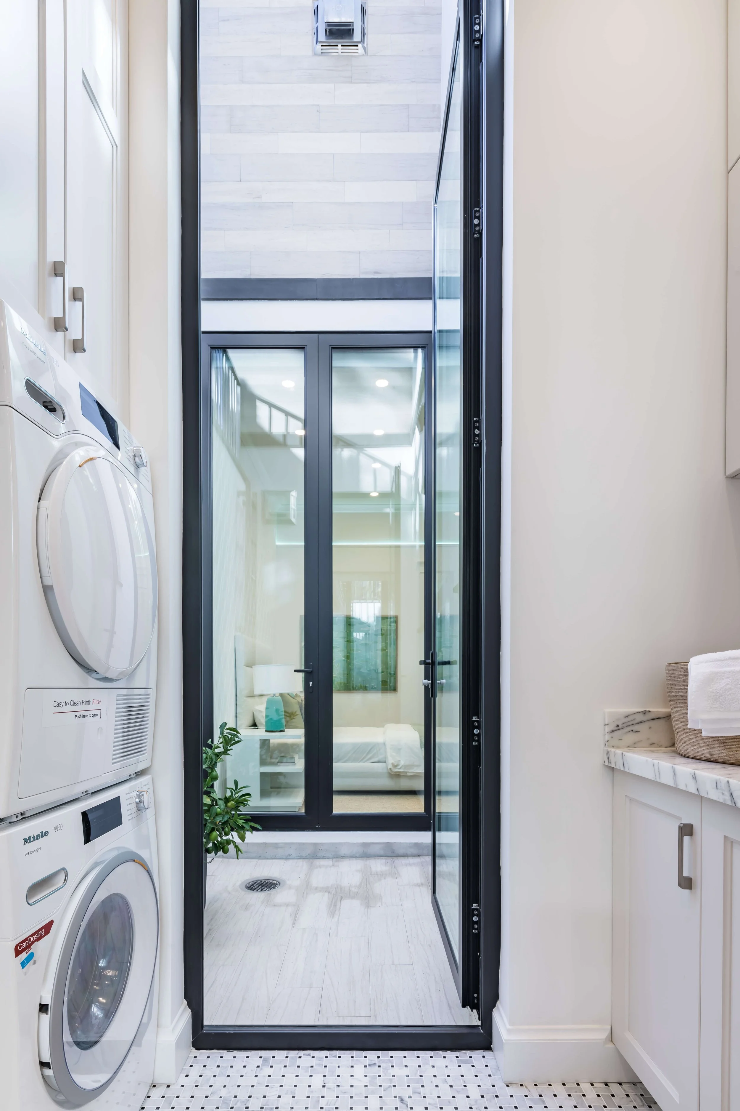 39.LaundryRm_01_ZK.jpg