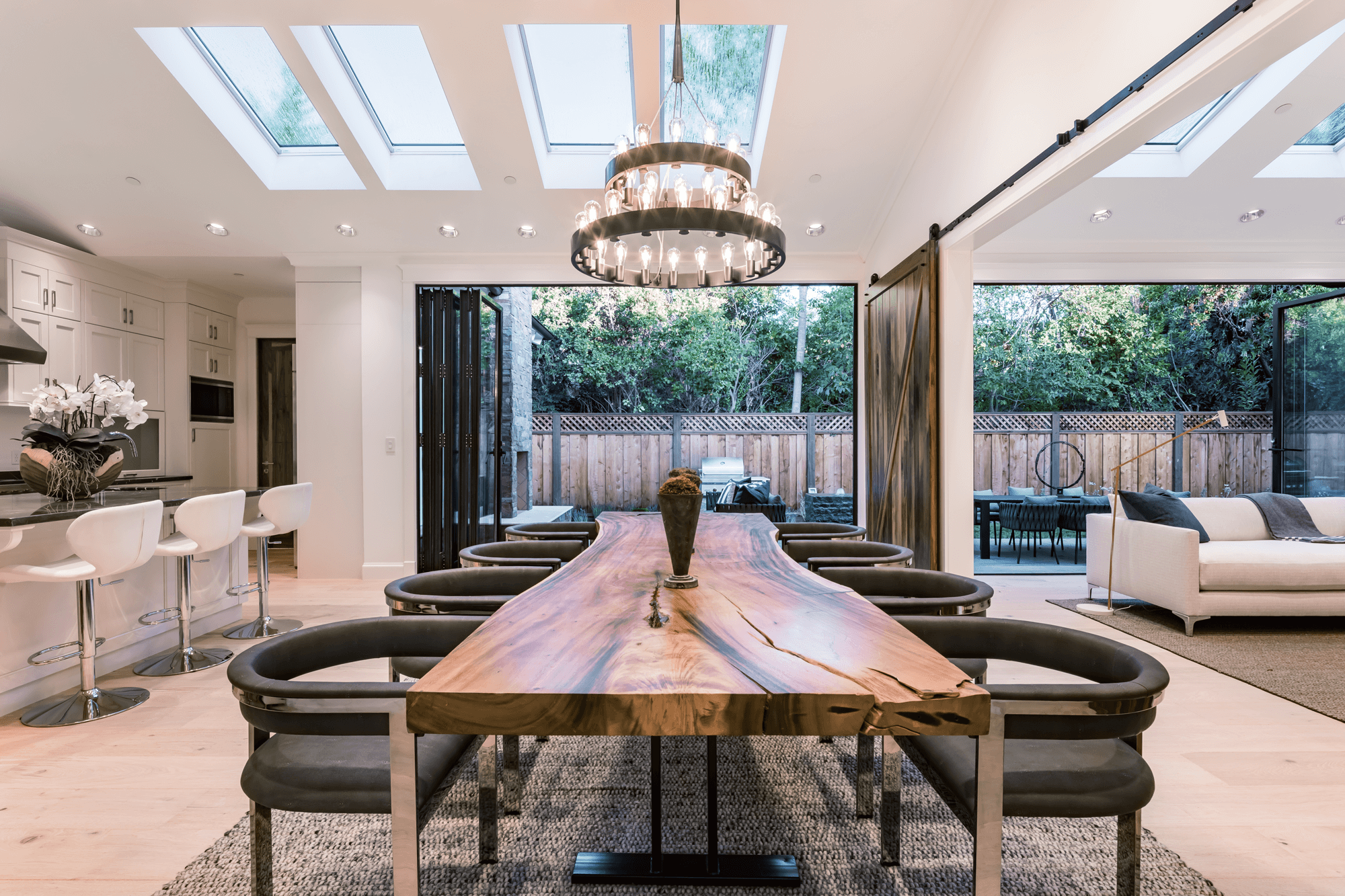 01-portfolio-777-seale-dining-room.png