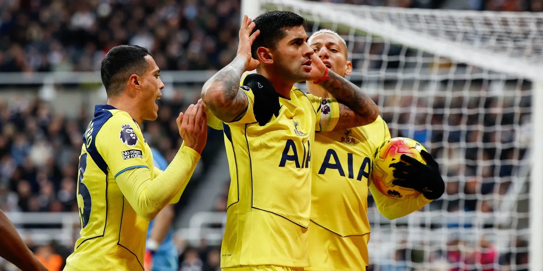 Newcastle 2                                    Tottenham 2