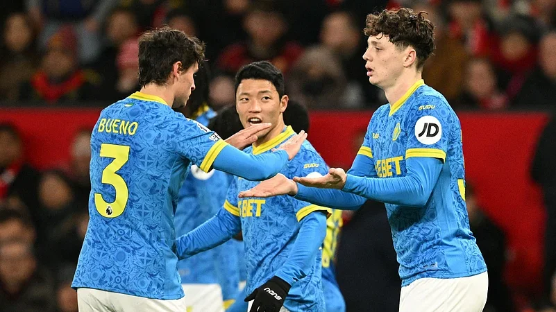 Man United 1                                Wolves 1