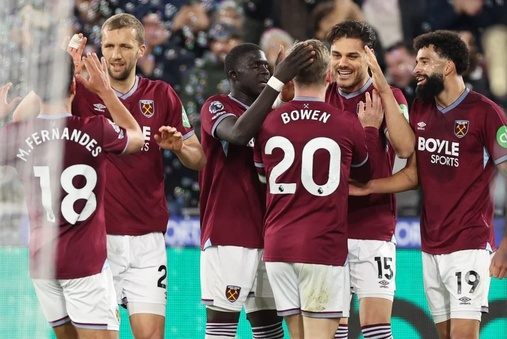 West Ham 1                                    Man City 1