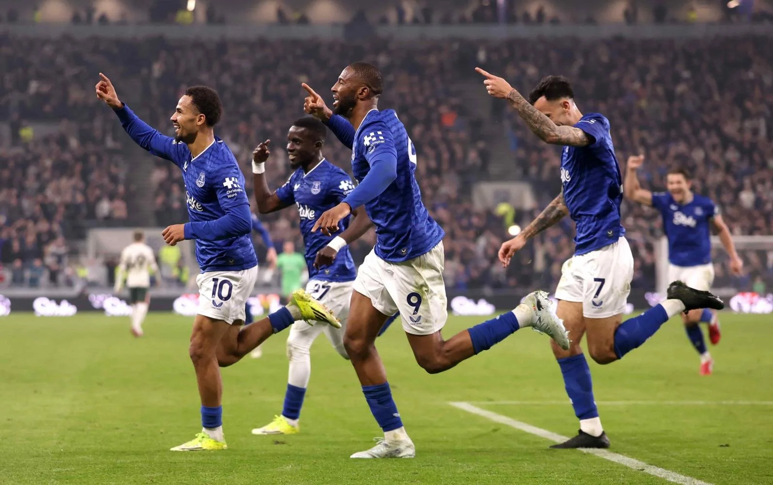 Everton 3                                         Chelsea 0