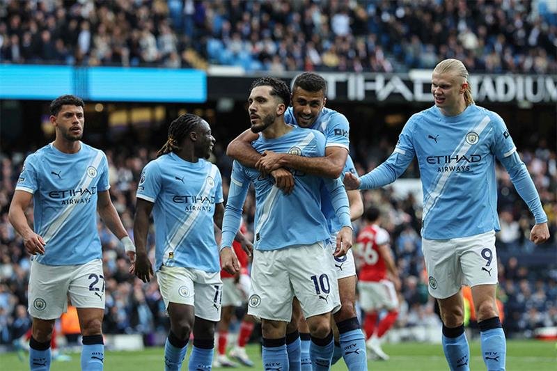 Man City 2                                        Arsenal 1