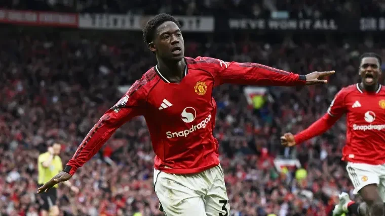 Man United 3                                 Liverpool 2