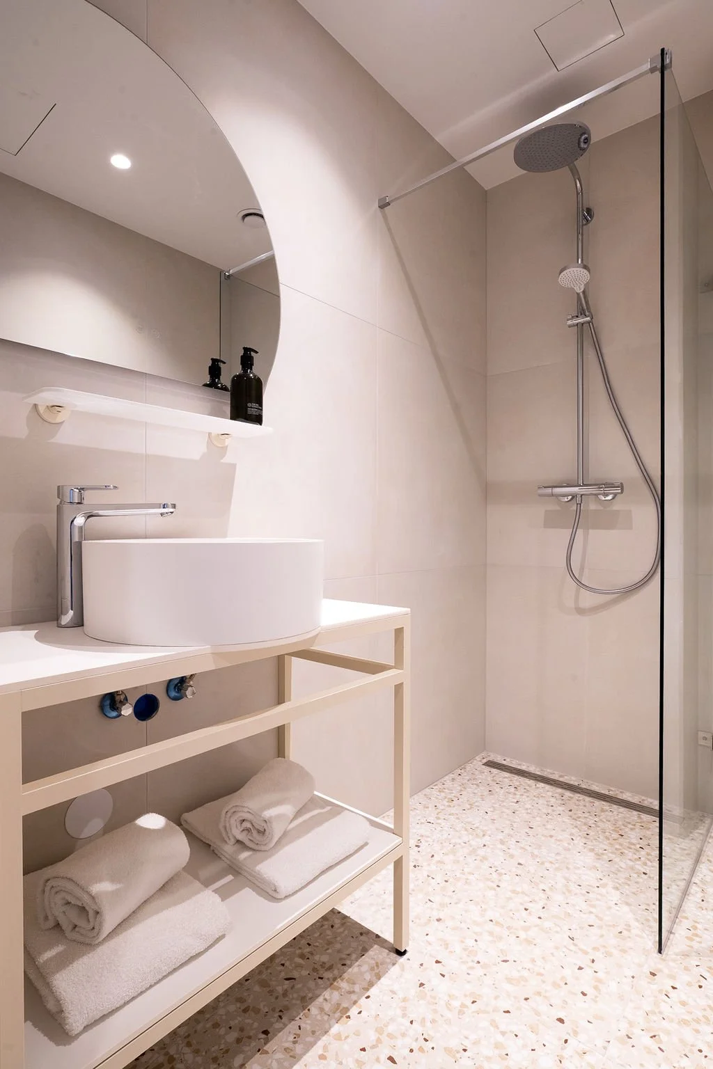 HotelZest-3605_Medium.jpg