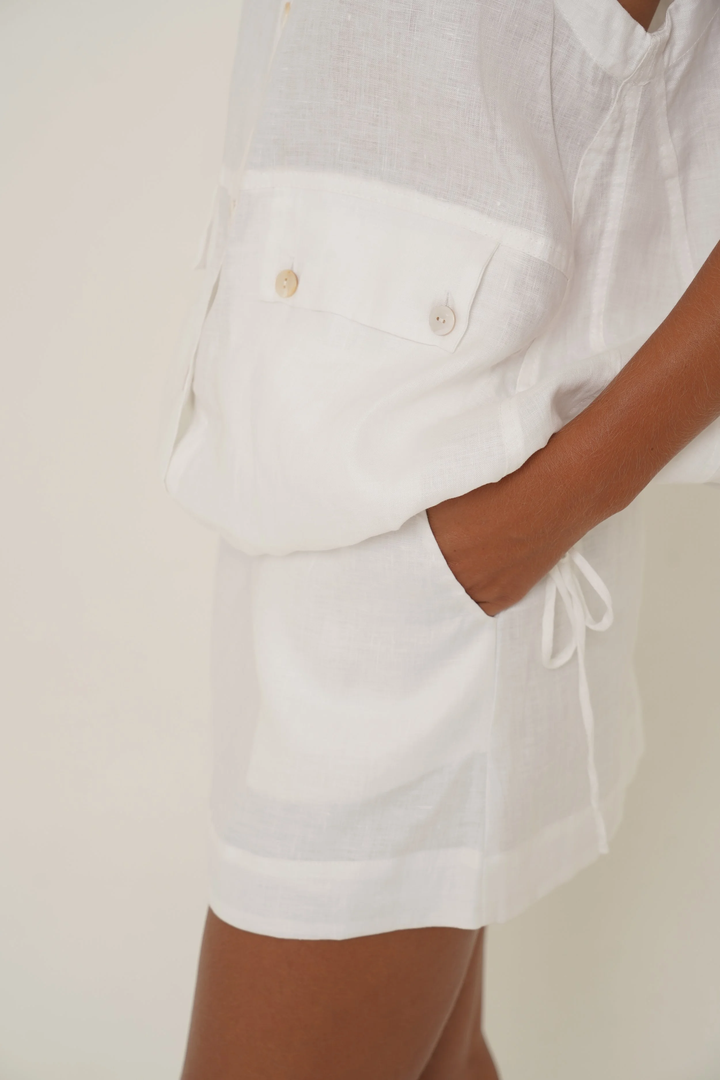 Maribou White linen skirt with drawstring on waist detail