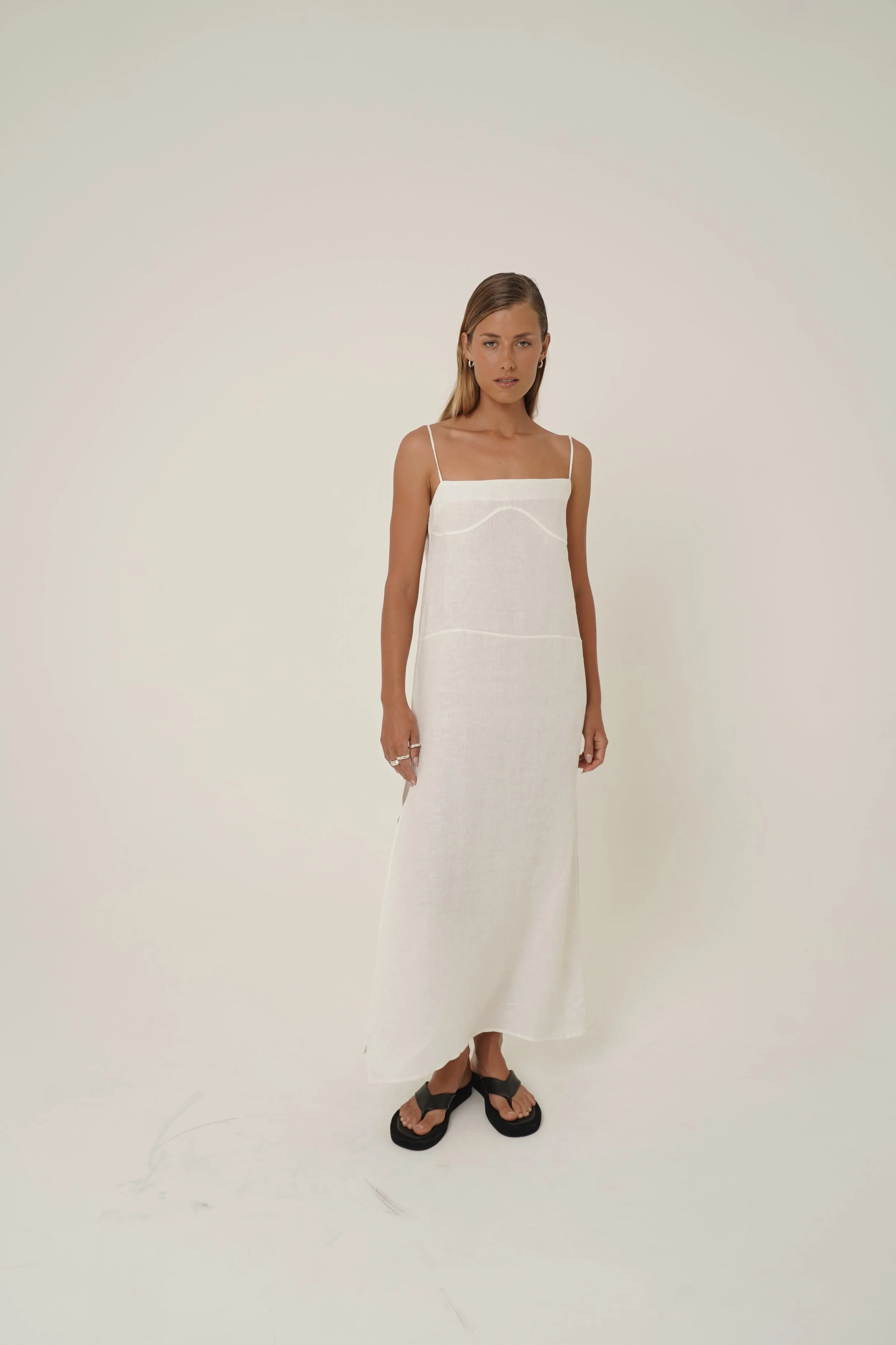 Woman wearing Prélude Maxi Dress in pure linen