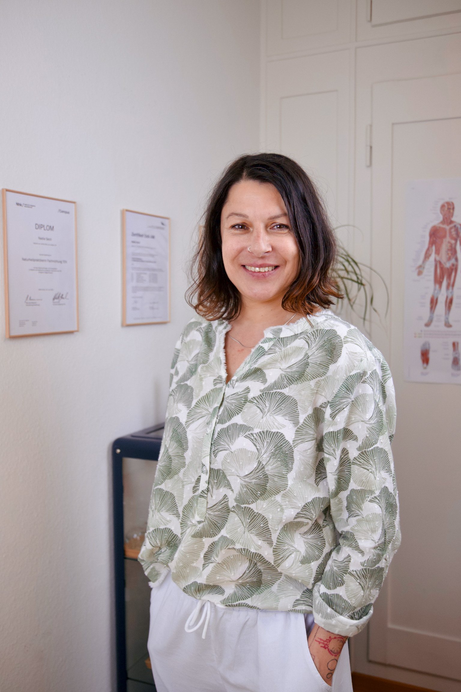 Lernen Sie Nadia Seclì kennen: Dipl.Naturheilpraktikerin TEN und Therapeutin in Zürich. Schwerpunkte: Naturheilkunde, Klassische Massage, Fussreflexzonen-Therapie und pflanzenheilkundliche Beratung.