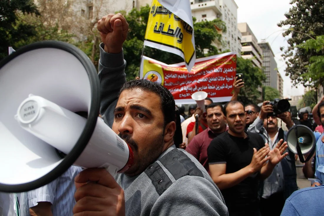 كهرباء عمال وقفة امام مجلس الوزراء تصوير علي هزاع (13).jpg