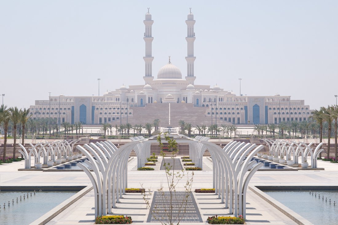 el-pais-egypt-new-capital-aly-hazzaa-megaproject (3).jpg