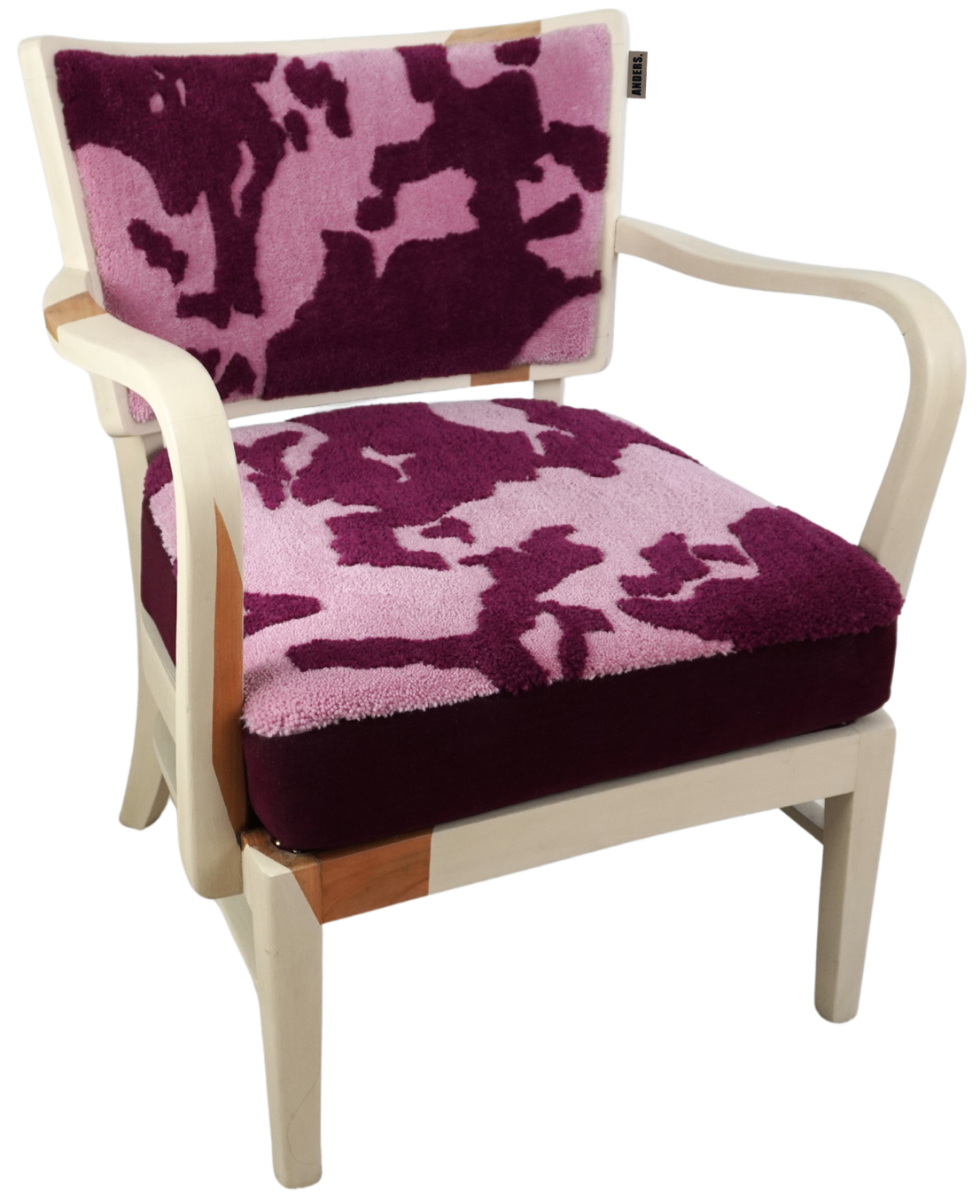 Ein Holzstuhl mit dunkelrotem und hellrosa Stoffbezug in Camouflage-Optik. UNIKAT