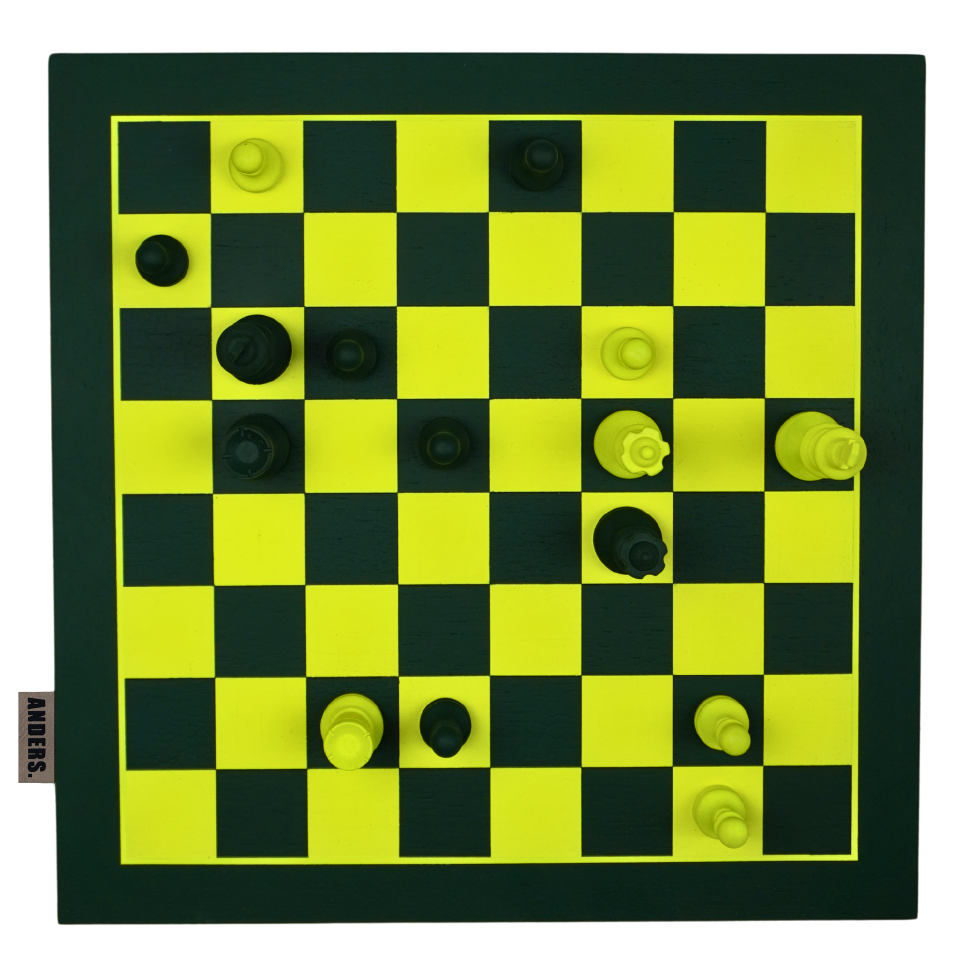 Schachbrett mit dunkelgrünen und neon gelben Figuren, die während einer Partie benutzt werden. Daran kann Schmuck oder ähnliches gehängt werden.  UNIKAT