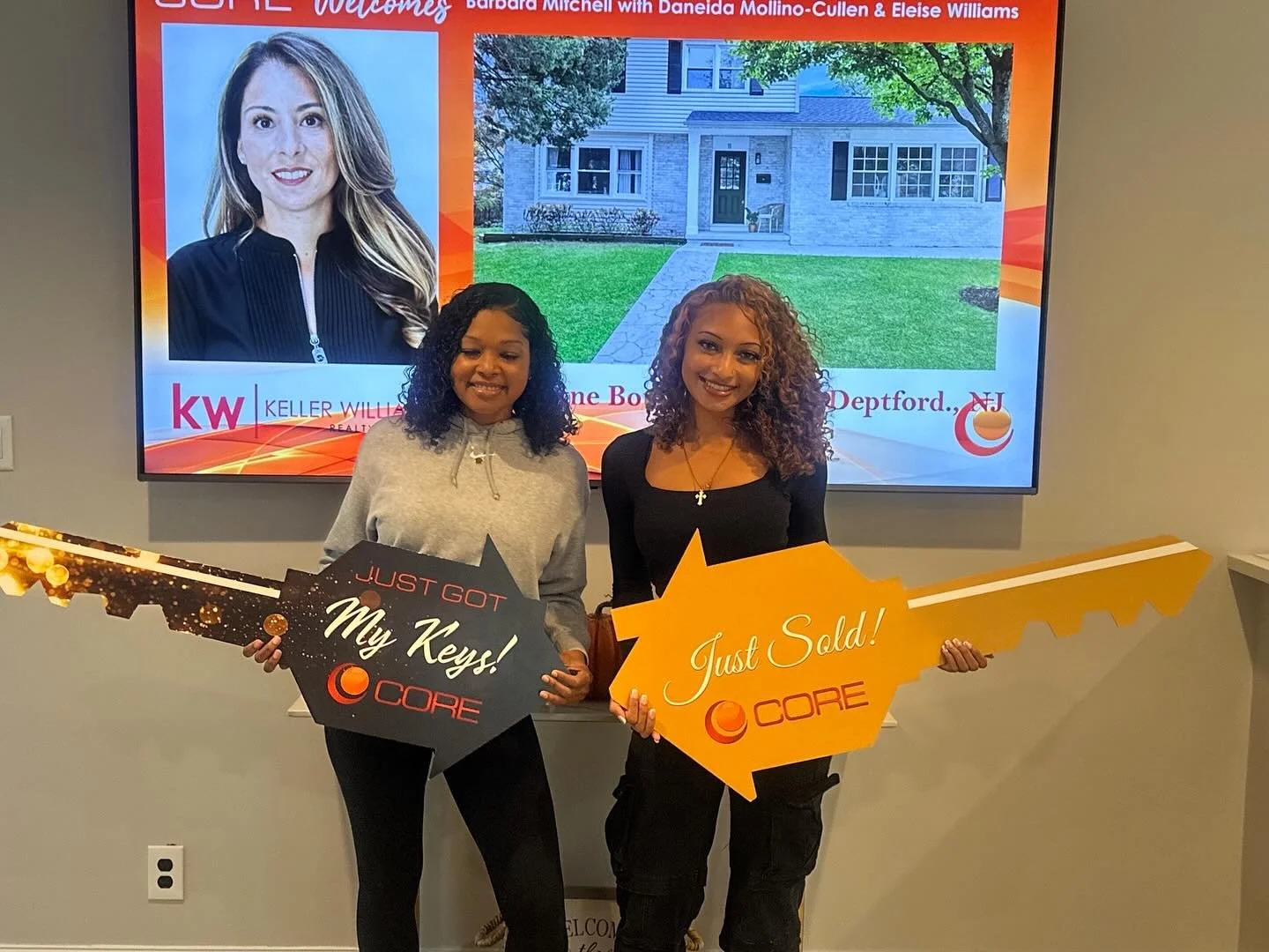 Congrats to Barbara on their recent closing

Thanks to Core Title for hosting the closing

Brokering Office: Keller Williams Cherry Hill
Brokered by: George Denney
Office phone: 856-321-1212 

@kellerwilliamscherryhill