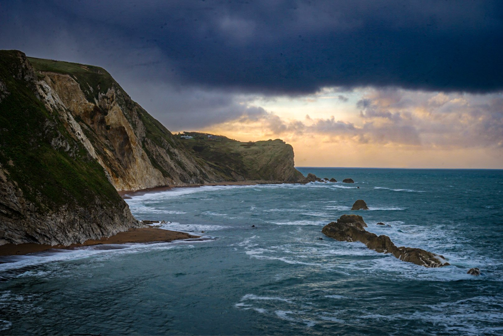 Sunrise at Man'O'War beach.jpg