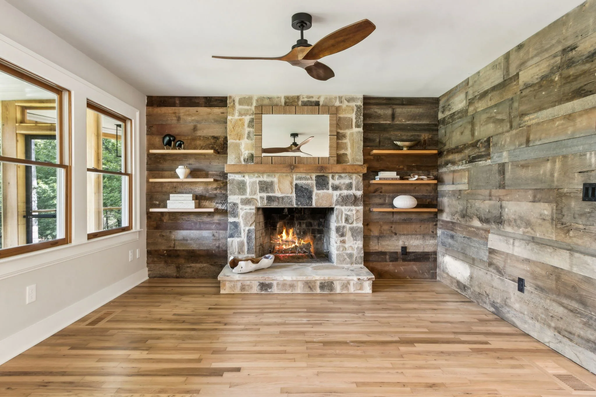 90-web-or-mls-4876 Newton Dr-39.jpg
