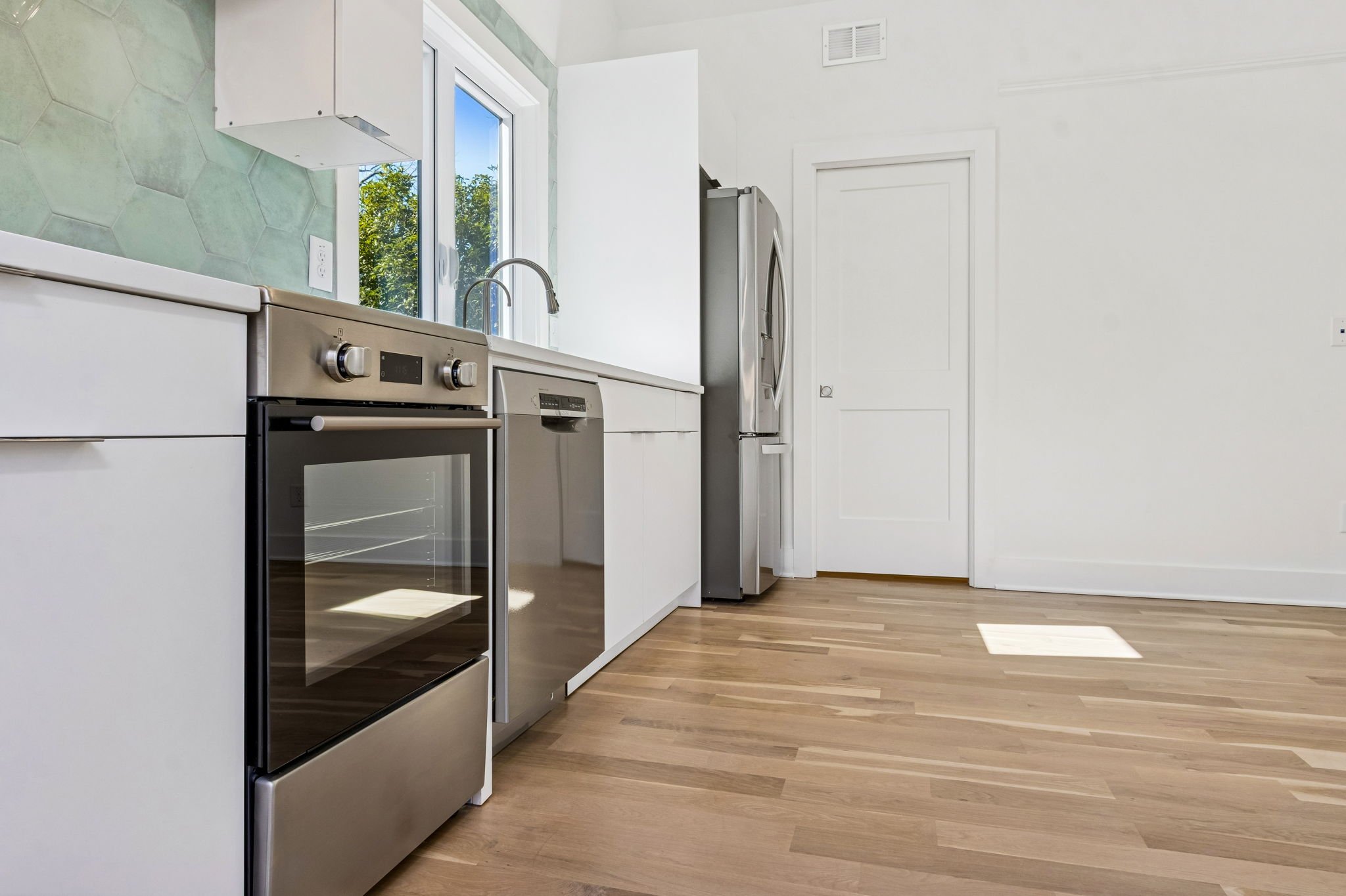 25-web-or-mls-127 Clarion Ave-25.JPG