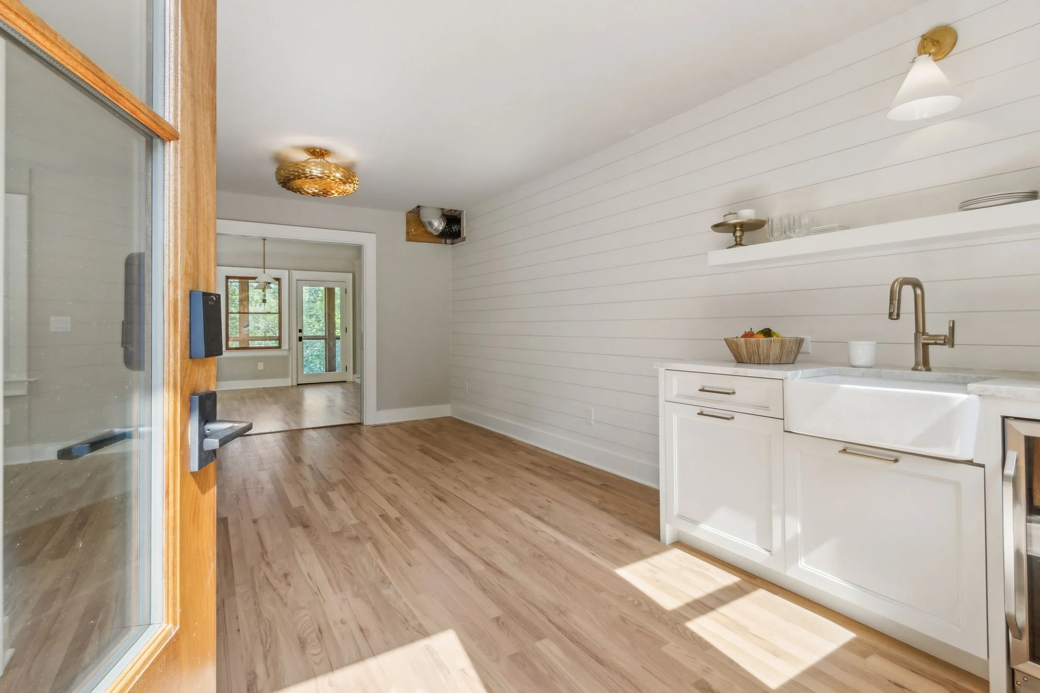 137-web-or-mls-4876 Newton Dr-86.jpg