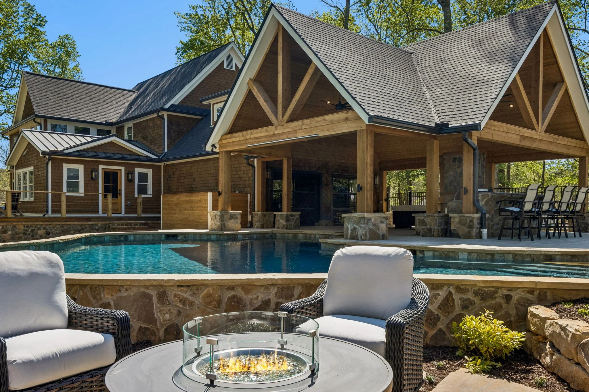 6-web-or-mls-4876 Newton Dr-6.JPG