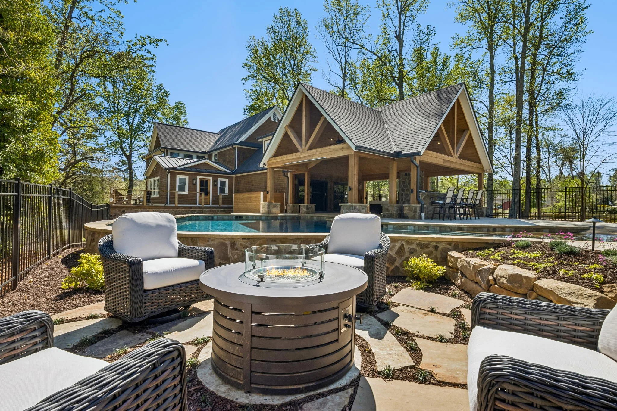 7-web-or-mls-4876 Newton Dr-7.JPG