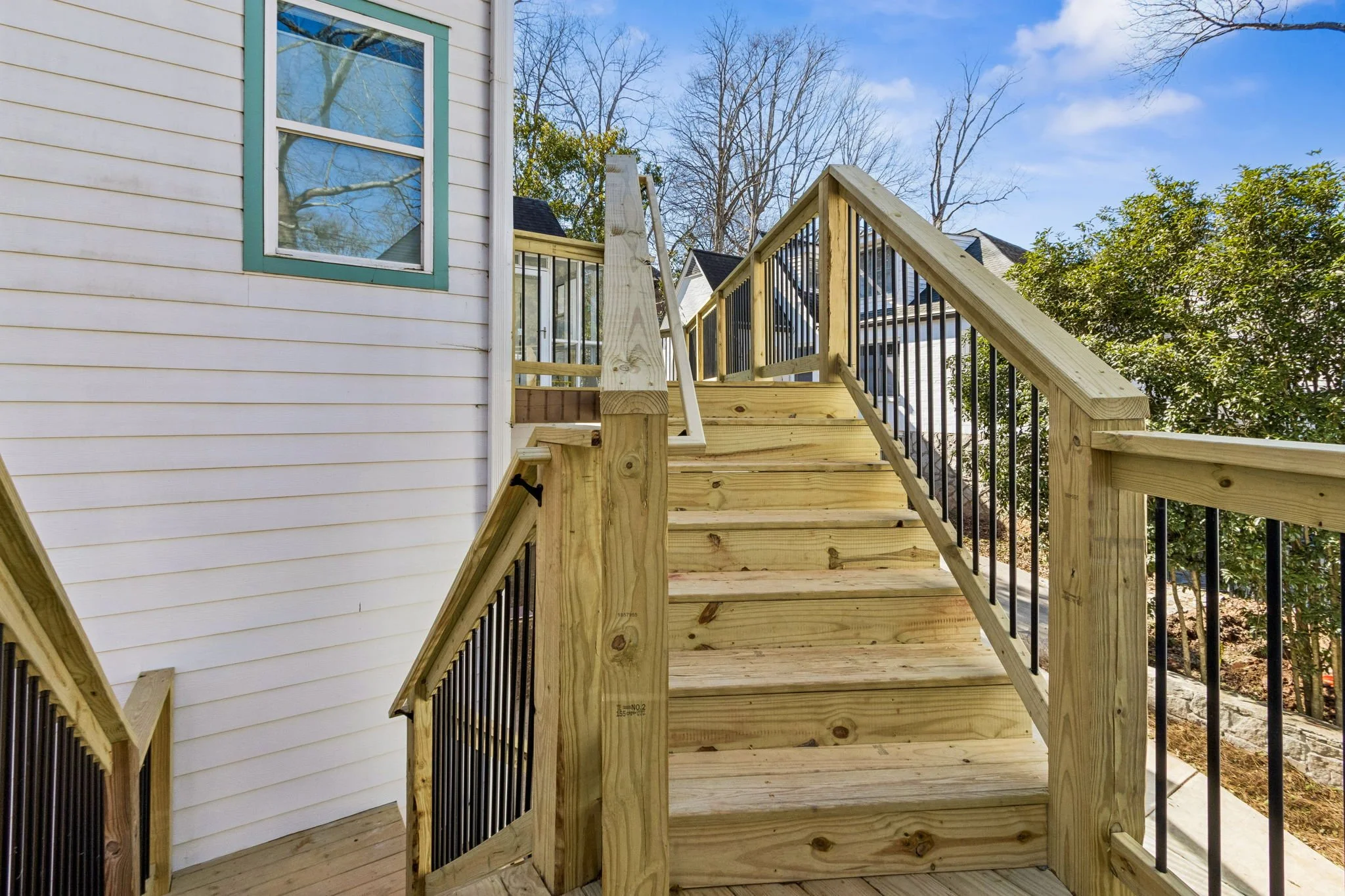 10-web-or-mls-127 Clarion Ave-10.JPG