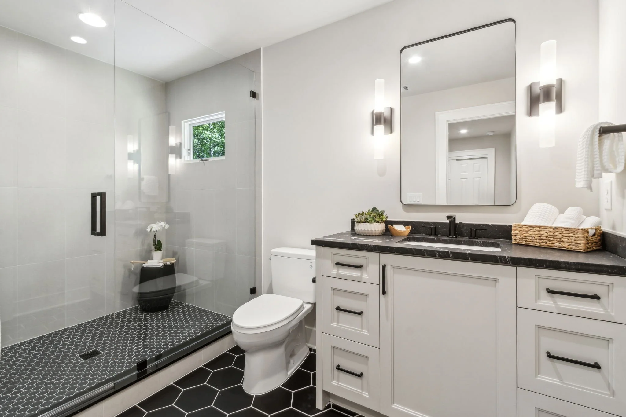 123-web-or-mls-4876 Newton Dr-72.jpg
