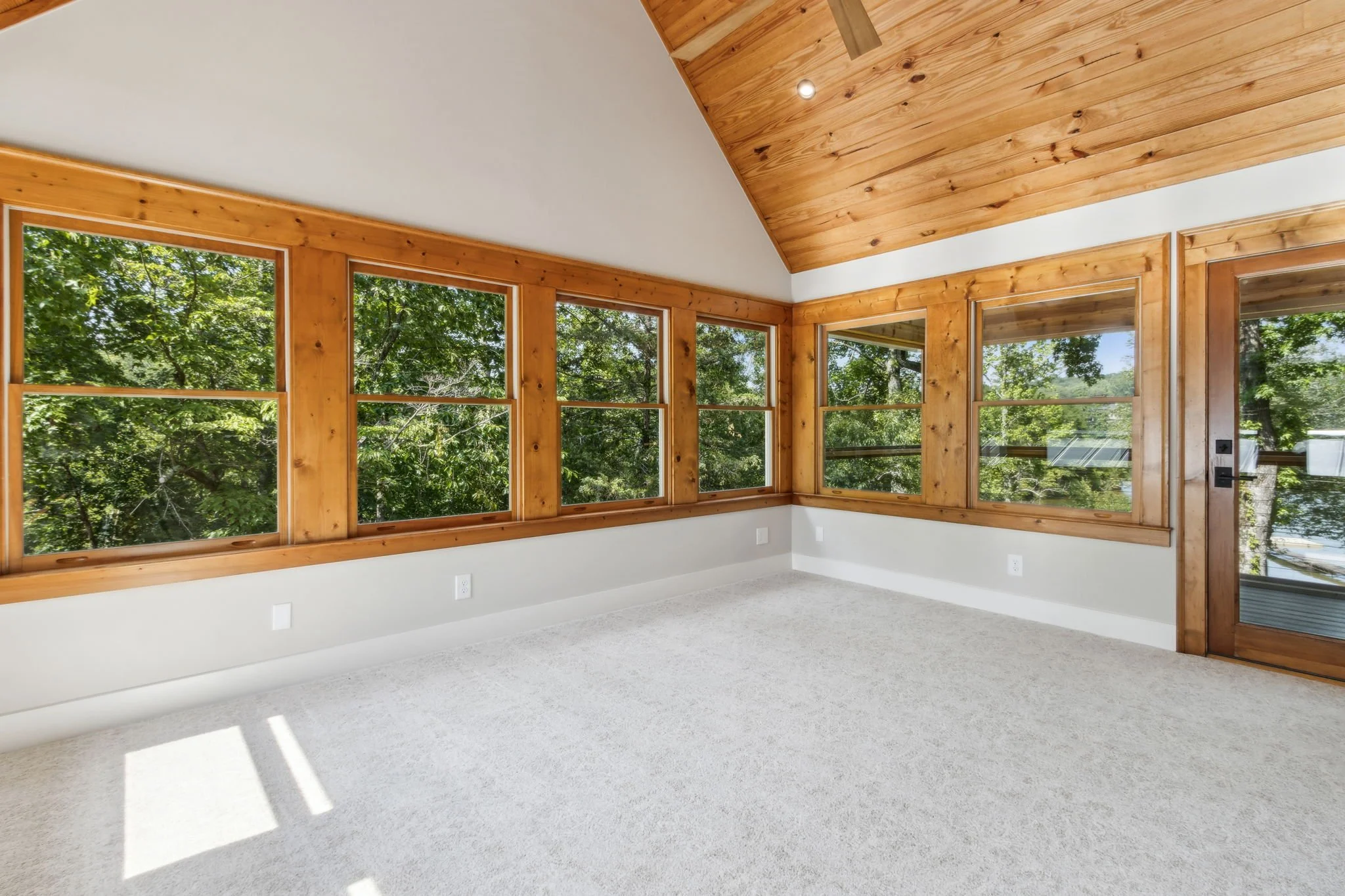 107-web-or-mls-4876 Newton Dr-56.jpg